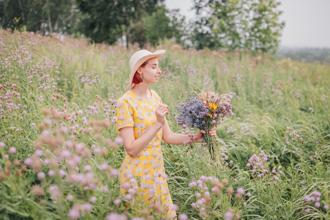 Photo yellow dress